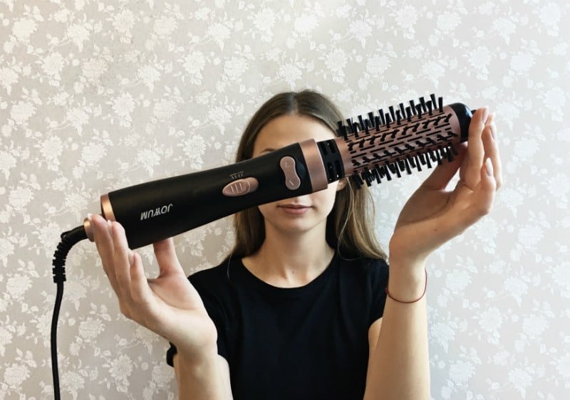 5 Best Rotating Hot Air Brushes In 2022 Hot Styling Tool Guide 5-best-rotating-hot-air-brushes-in-2022-hot-styling-tool-guide