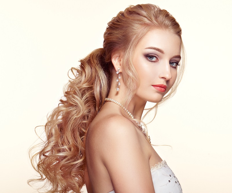 ponytail with curling iron